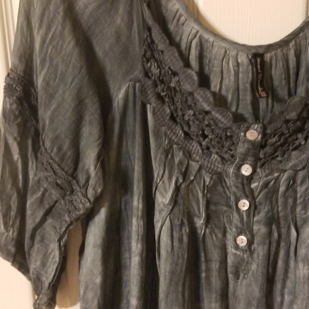 Top - Picture 2 of 2